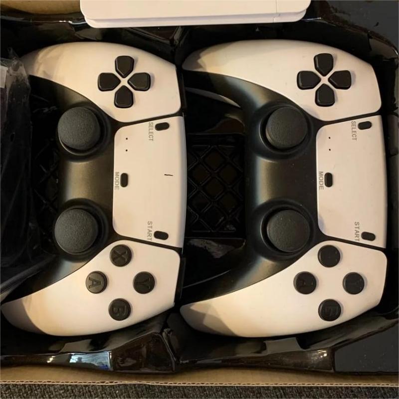 Plus de 40 000 jeux disponibles. Toute nouvelle console de jeux rétro M15. Compatible avec la connexion HDMI 4K. Manettes plug‑and‑play pour jouer sur télévision. Équipée de manettes sans fil 2,4 GHz améliorées.