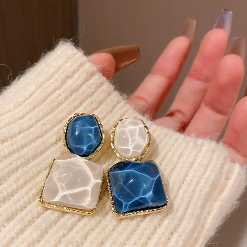 Boucles d'oreilles élégantes en forme de gouttes d'eau aux motifs géométriques