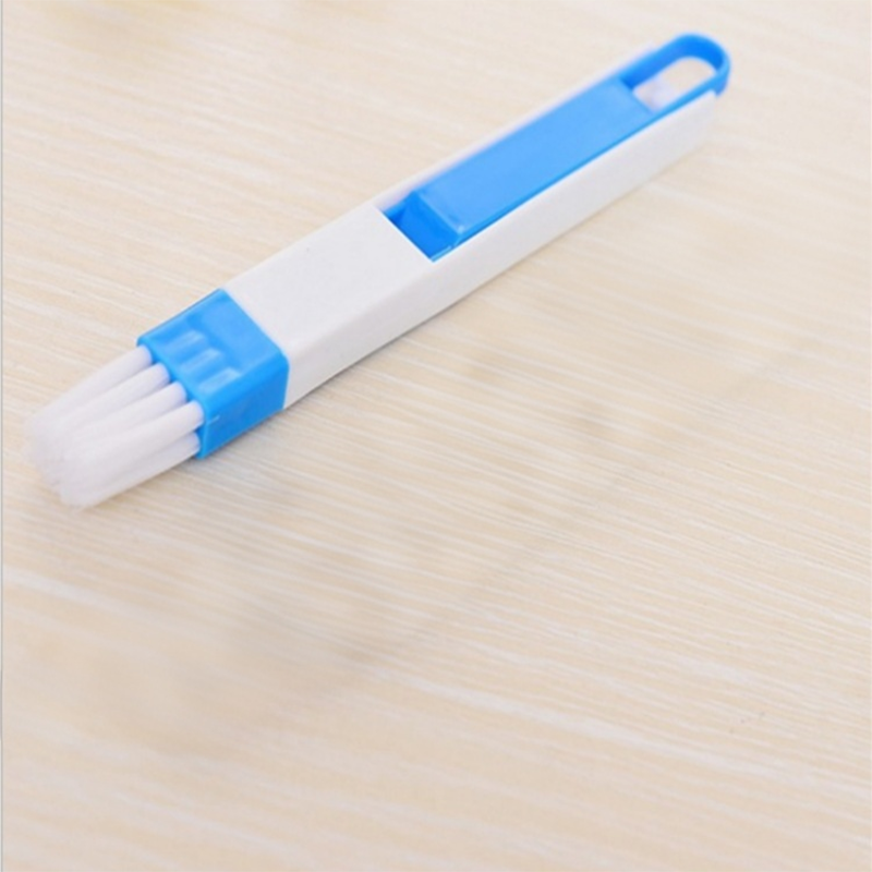 Brosse de nettoyage 2 en 1 pour les rainures des vitres